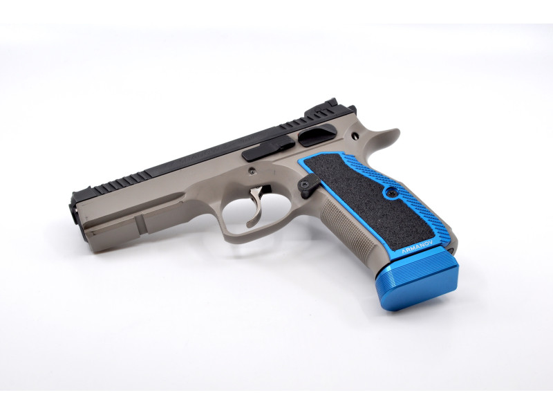 Armanov CZ Shadow MaXXXGrip blue